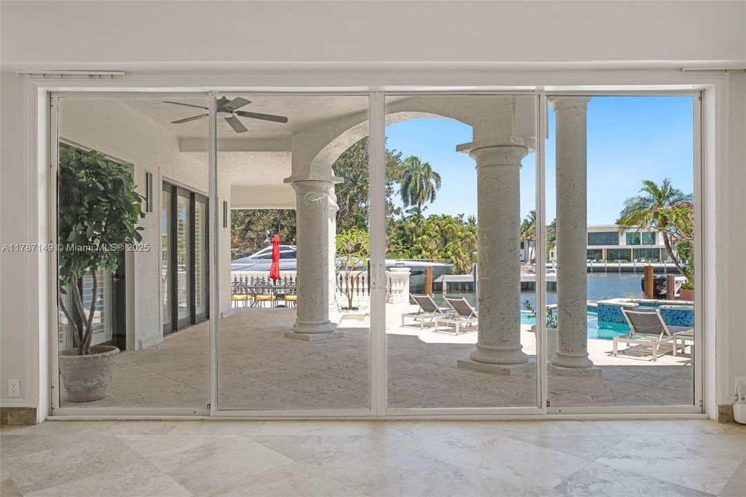 На продажу: $9,750,000 (5 спален, 4 ванн, 5299 Квадратных фут)