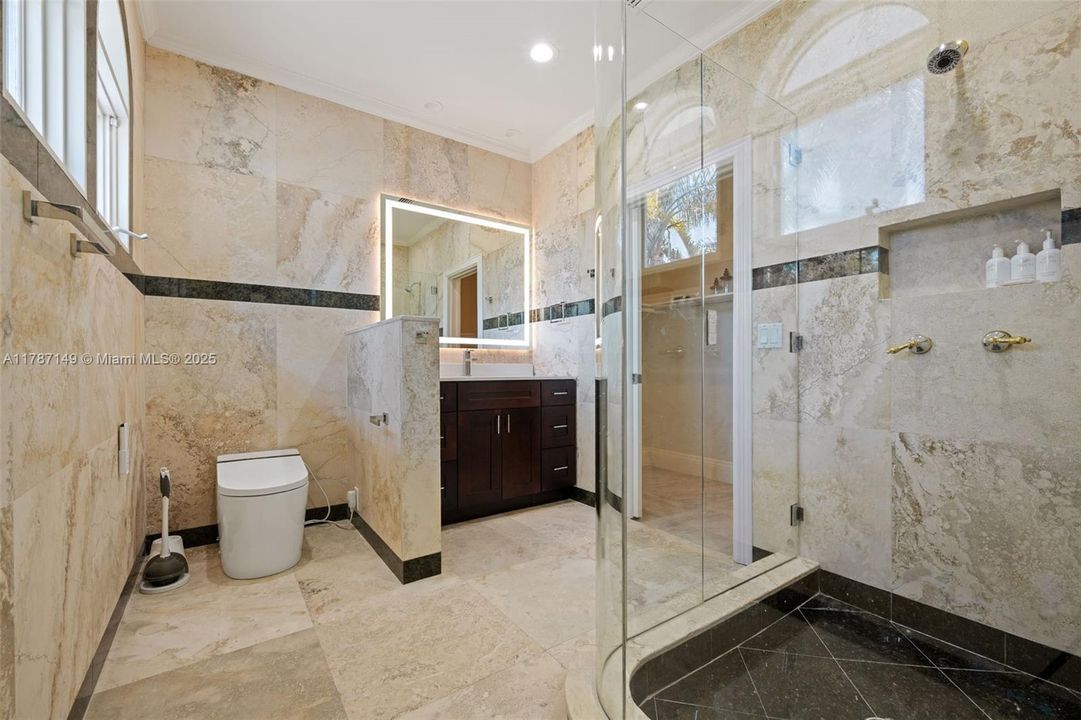 На продажу: $9,750,000 (5 спален, 4 ванн, 5299 Квадратных фут)