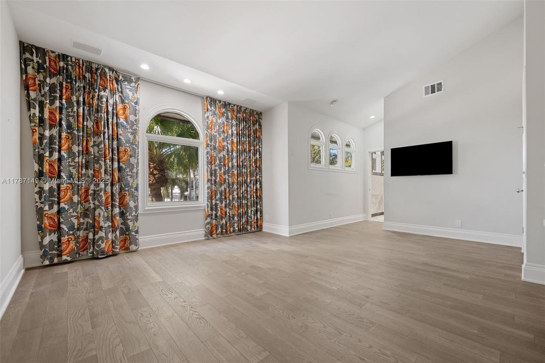 На продажу: $9,750,000 (5 спален, 4 ванн, 5299 Квадратных фут)