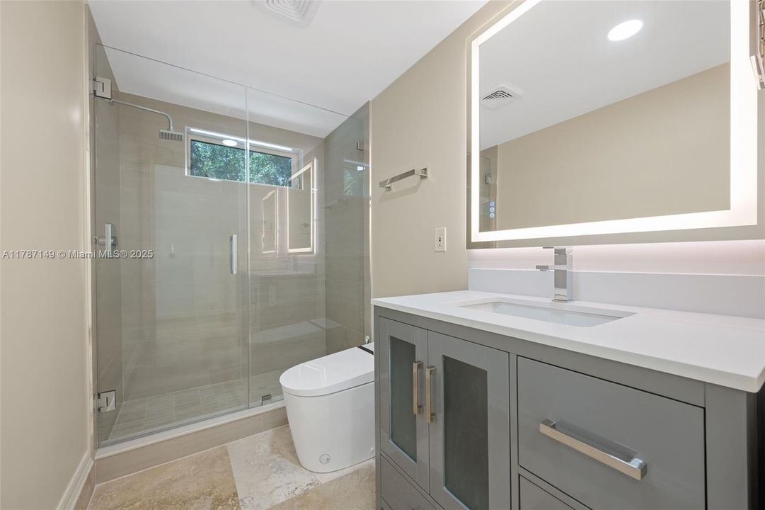 На продажу: $9,750,000 (5 спален, 4 ванн, 5299 Квадратных фут)