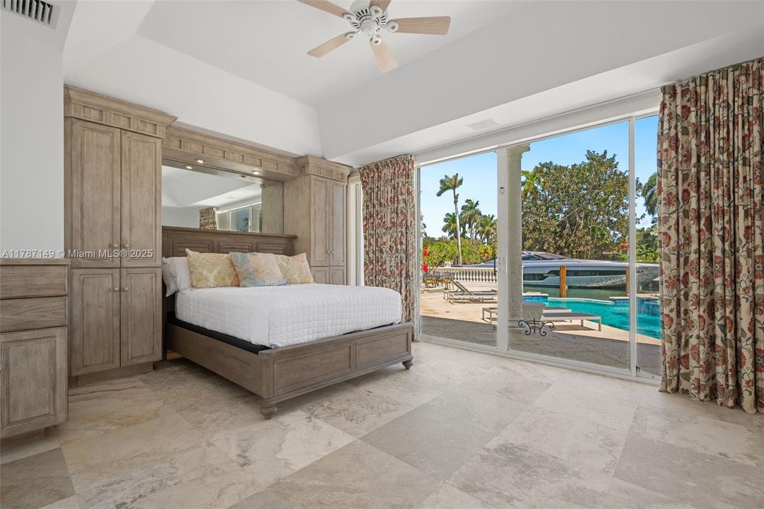 На продажу: $9,750,000 (5 спален, 4 ванн, 5299 Квадратных фут)