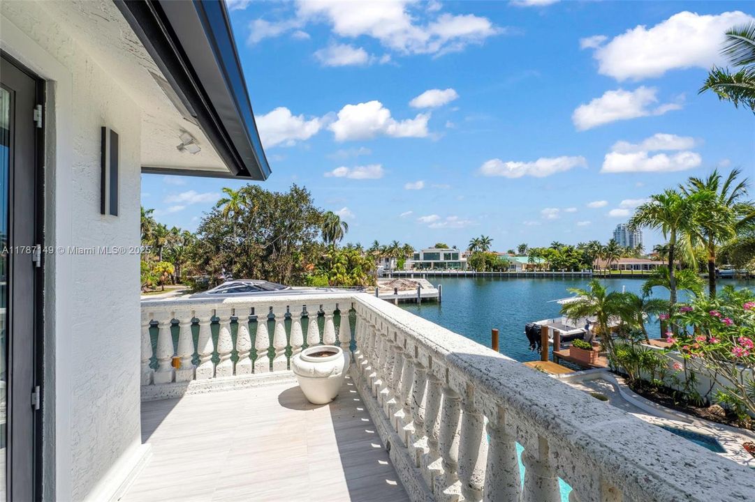 На продажу: $9,750,000 (5 спален, 4 ванн, 5299 Квадратных фут)