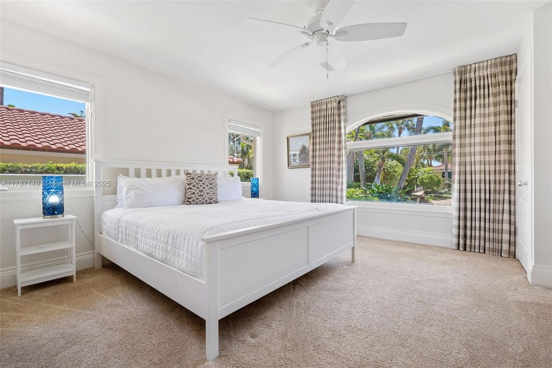 На продажу: $9,750,000 (5 спален, 4 ванн, 5299 Квадратных фут)