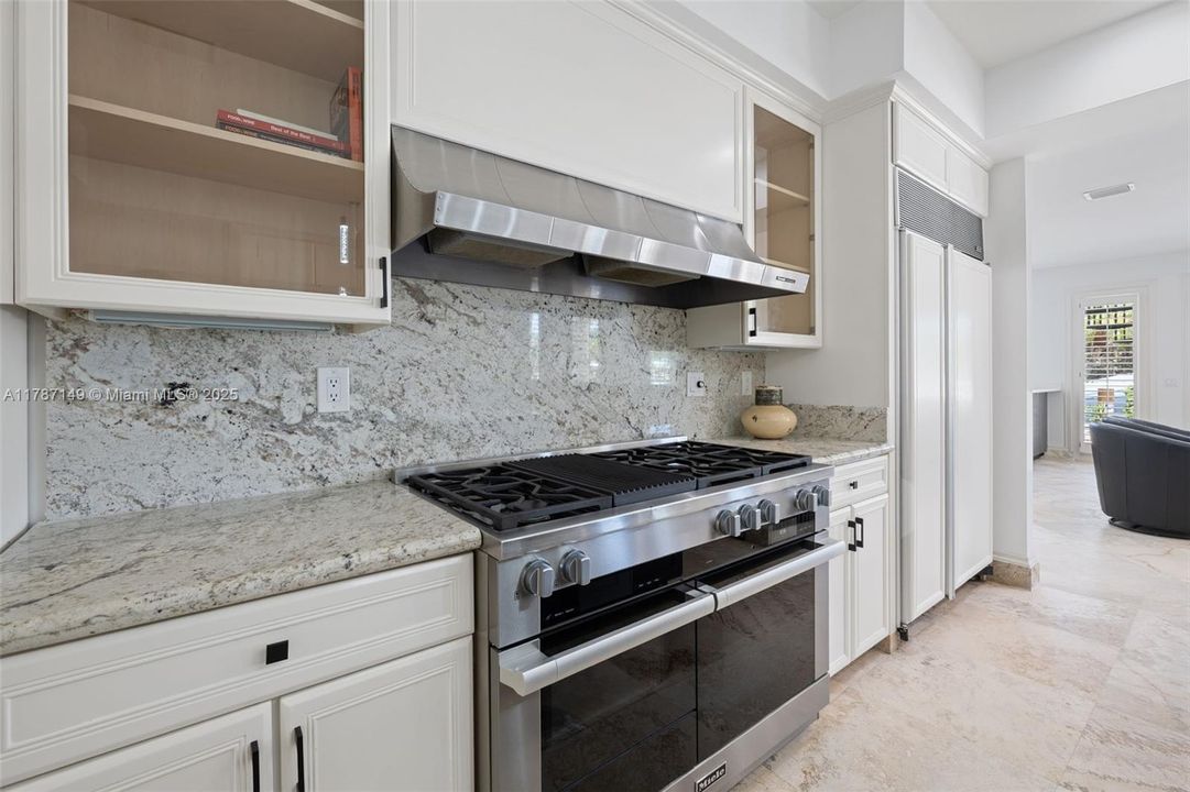 На продажу: $9,750,000 (5 спален, 4 ванн, 5299 Квадратных фут)