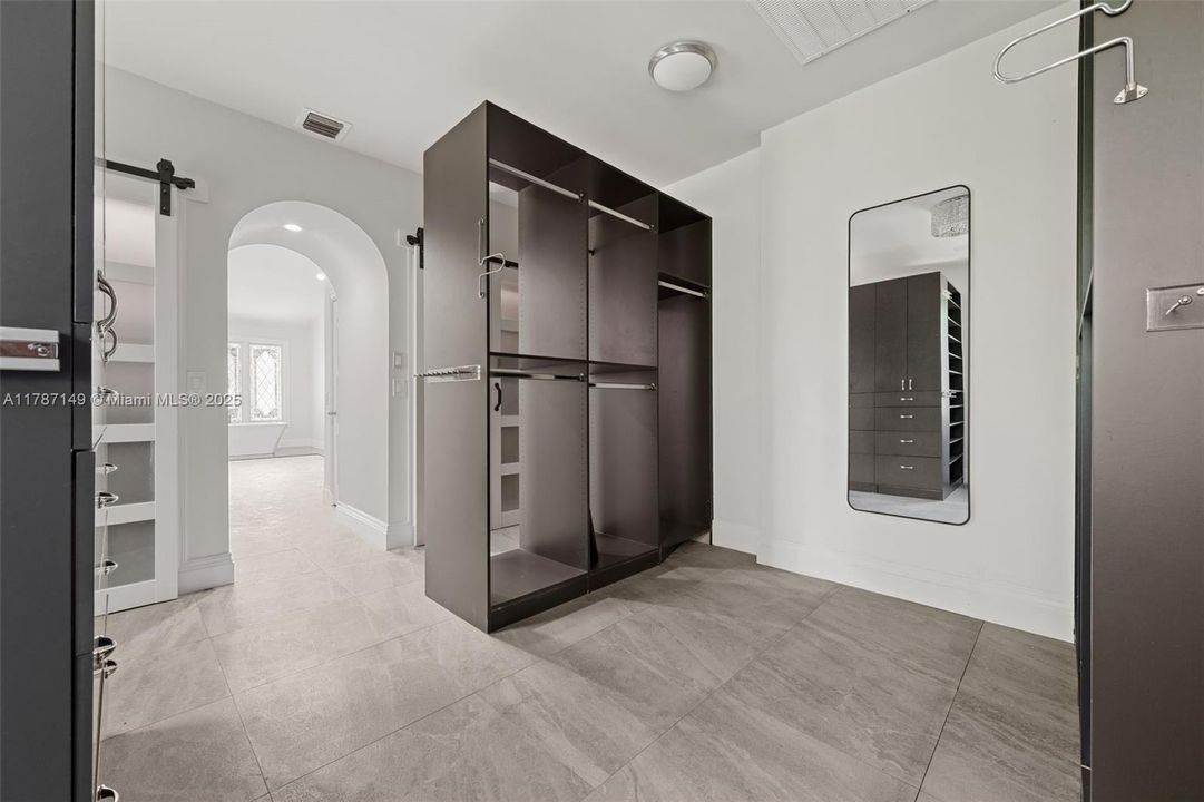 На продажу: $9,750,000 (5 спален, 4 ванн, 5299 Квадратных фут)