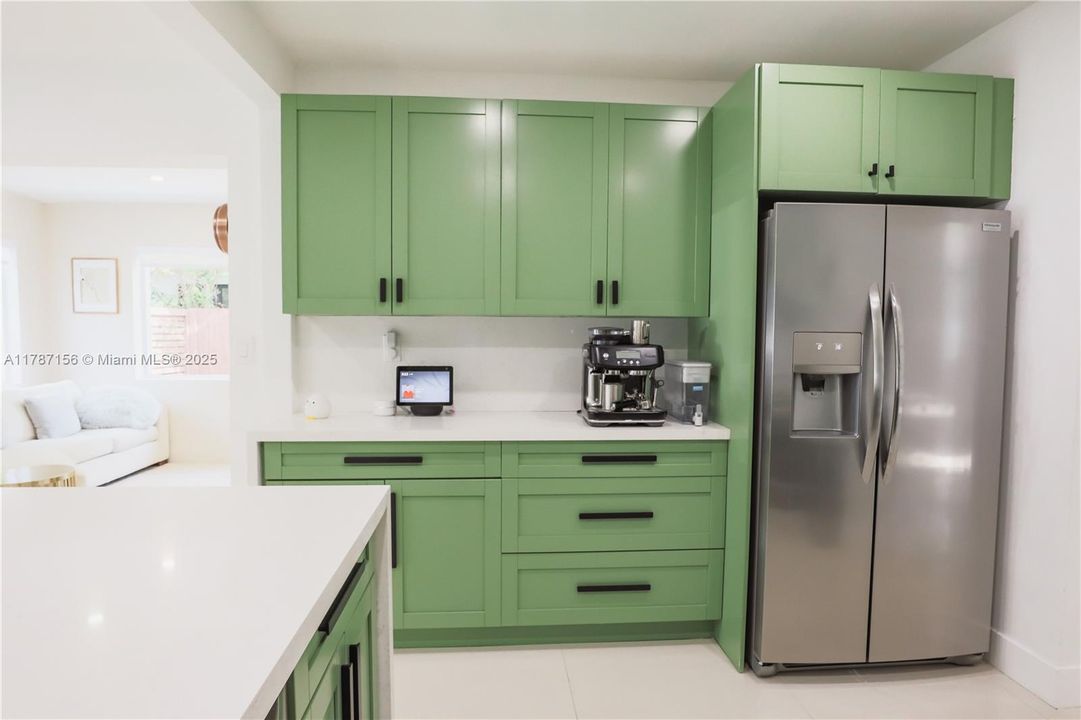 Recently Sold: $1,020,000 (4 beds, 2 baths, 1600 Square Feet)