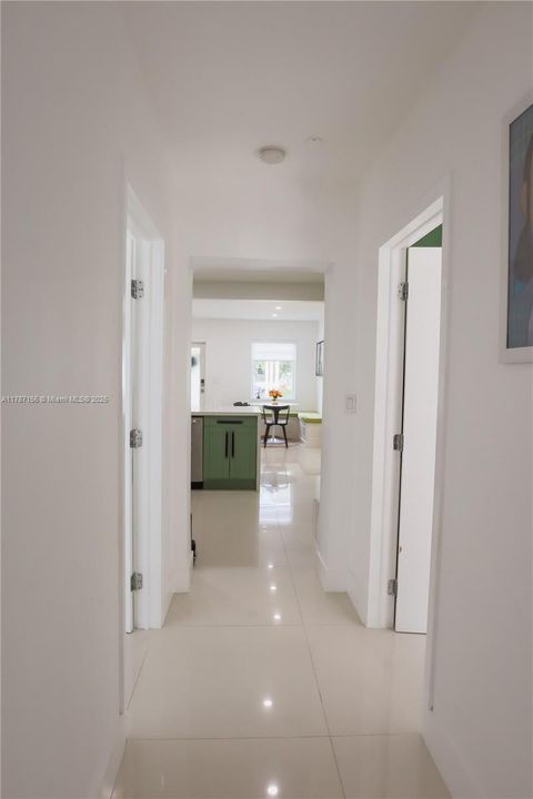 Recently Sold: $1,020,000 (4 beds, 2 baths, 1600 Square Feet)