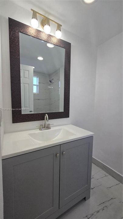 Недавно продано: $142,900 (1 спален, 1 ванн, 691 Квадратных фут)