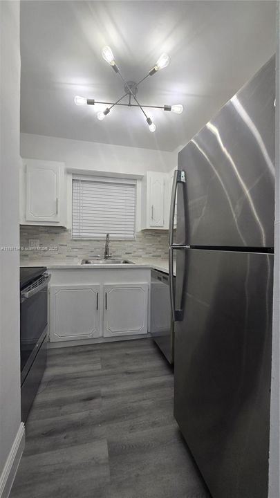 Недавно продано: $142,900 (1 спален, 1 ванн, 691 Квадратных фут)