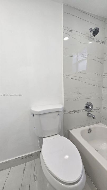 Недавно продано: $142,900 (1 спален, 1 ванн, 691 Квадратных фут)