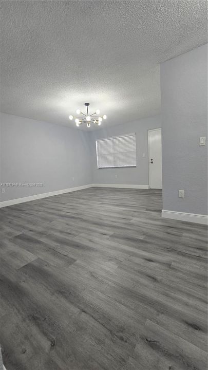 Недавно продано: $142,900 (1 спален, 1 ванн, 691 Квадратных фут)