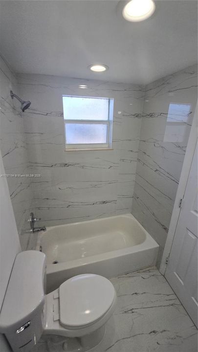 Недавно продано: $142,900 (1 спален, 1 ванн, 691 Квадратных фут)