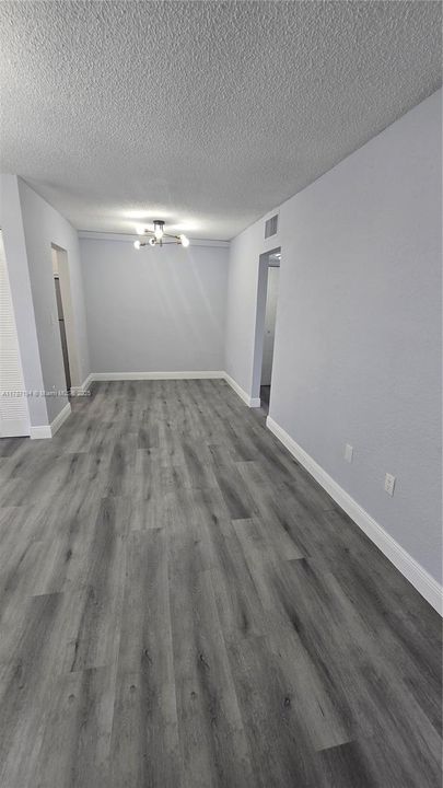 Недавно продано: $142,900 (1 спален, 1 ванн, 691 Квадратных фут)