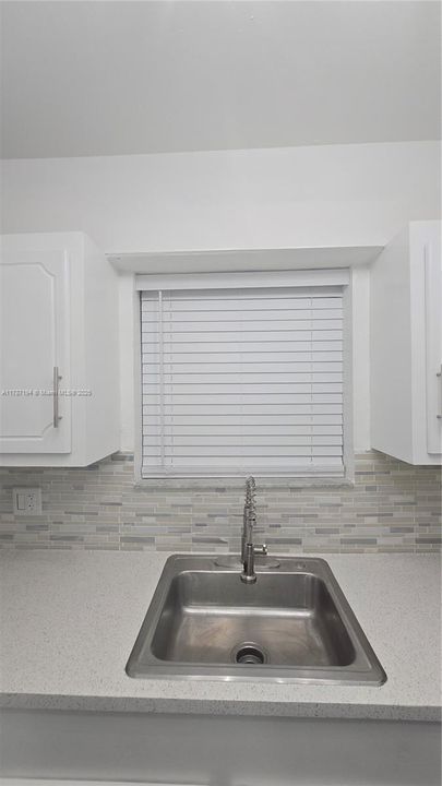 Недавно продано: $142,900 (1 спален, 1 ванн, 691 Квадратных фут)