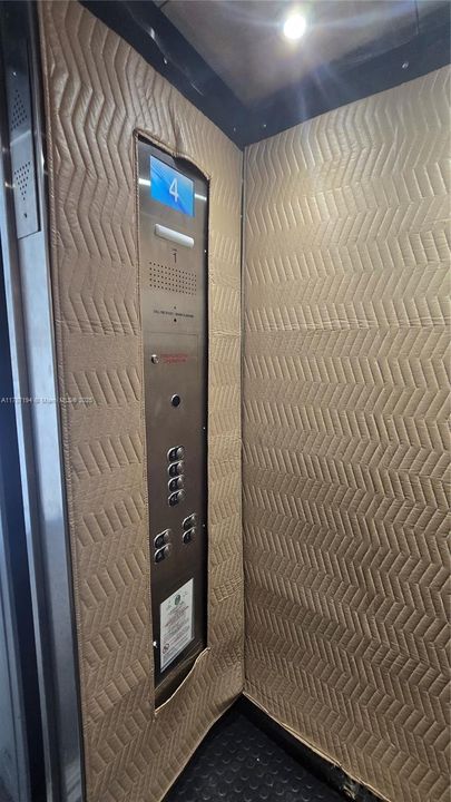 Недавно продано: $142,900 (1 спален, 1 ванн, 691 Квадратных фут)