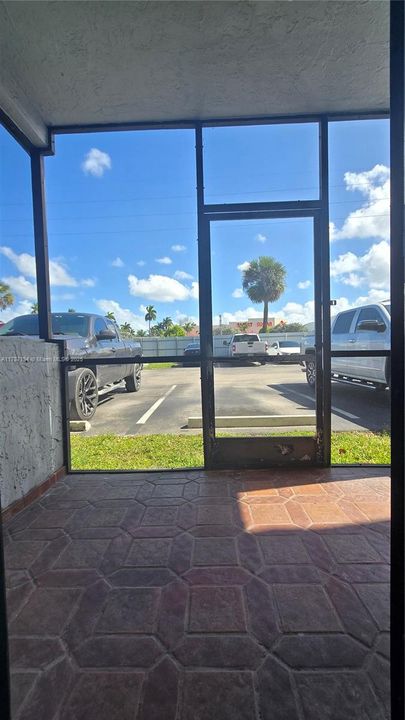 Недавно продано: $142,900 (1 спален, 1 ванн, 691 Квадратных фут)