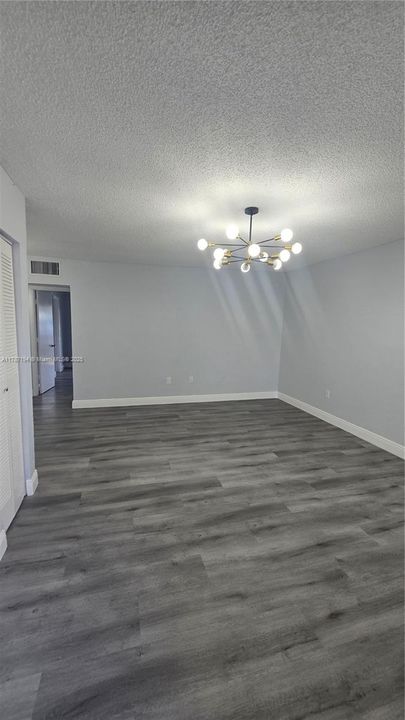 Недавно продано: $142,900 (1 спален, 1 ванн, 691 Квадратных фут)