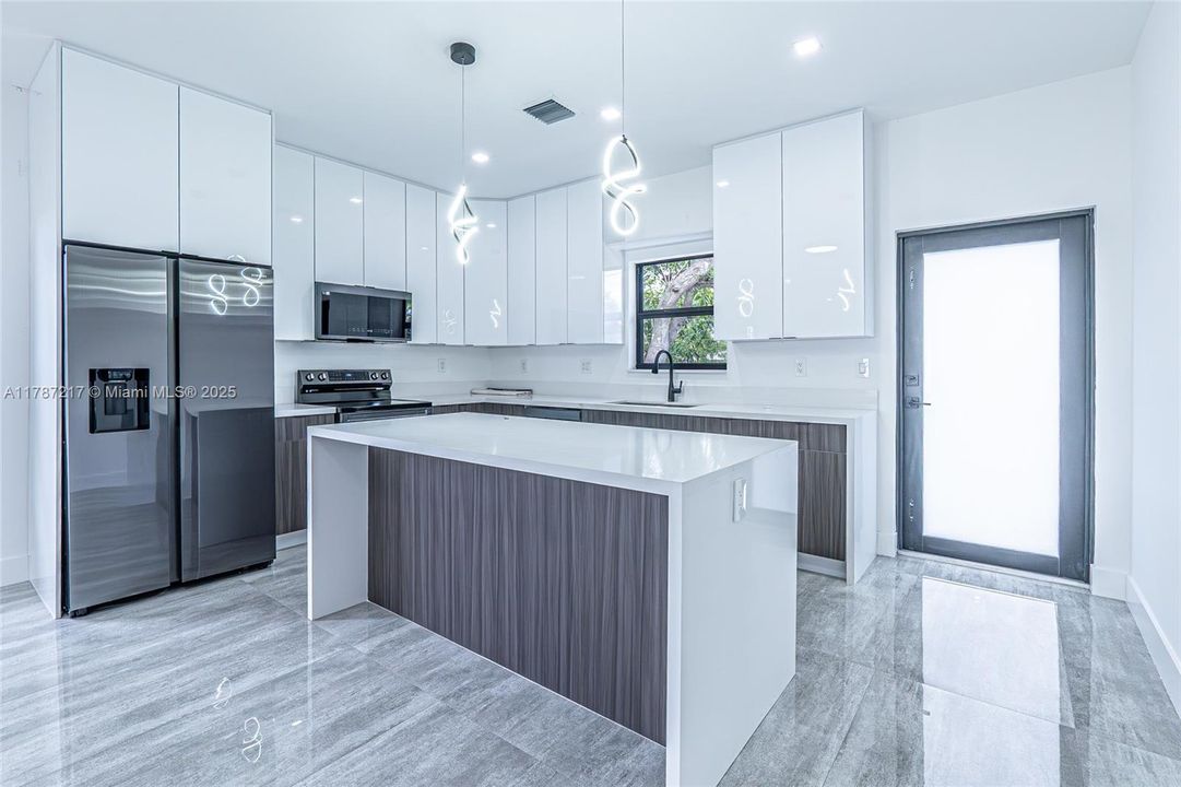 最近租的: $3,750 (4 贝兹, 2 浴室, 0 平方英尺)