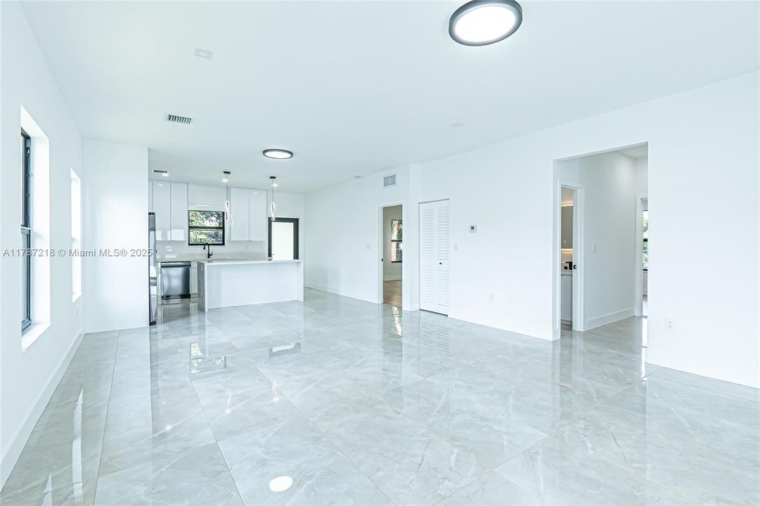 最近租的: $3,700 (4 贝兹, 2 浴室, 0 平方英尺)