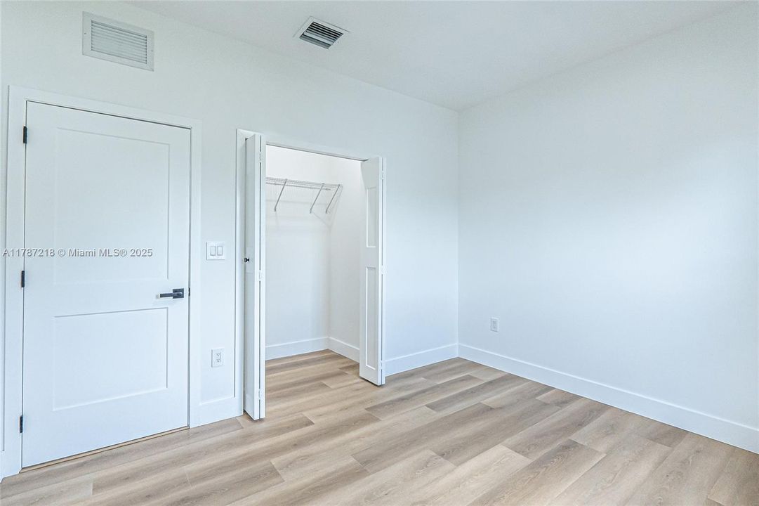 最近租的: $3,700 (4 贝兹, 2 浴室, 0 平方英尺)