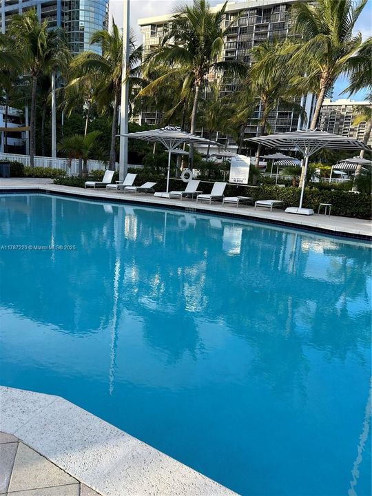 For Rent: $2,800 (1 beds, 1 baths, 791 Square Feet)