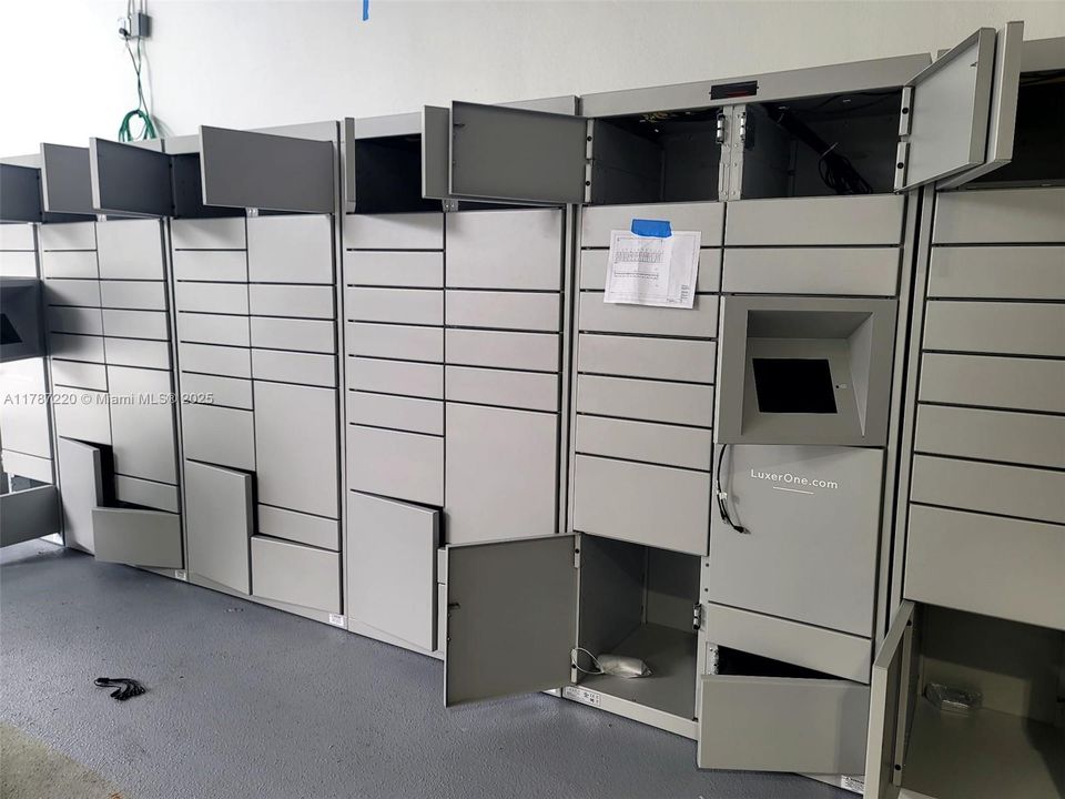 For Rent: $2,800 (1 beds, 1 baths, 791 Square Feet)