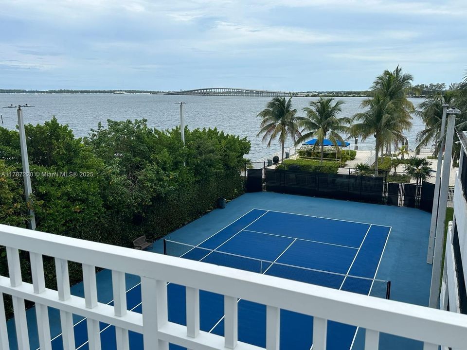 For Rent: $2,800 (1 beds, 1 baths, 791 Square Feet)