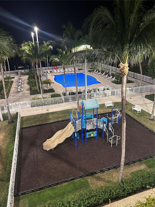 For Rent: $2,800 (1 beds, 1 baths, 791 Square Feet)