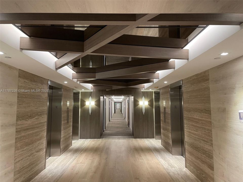 В аренду: $4,500 (0 спален, 1 ванн, 600 Квадратных фут)