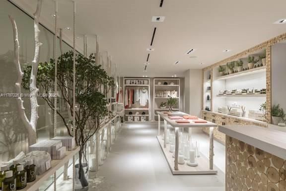 В аренду: $4,500 (0 спален, 1 ванн, 600 Квадратных фут)