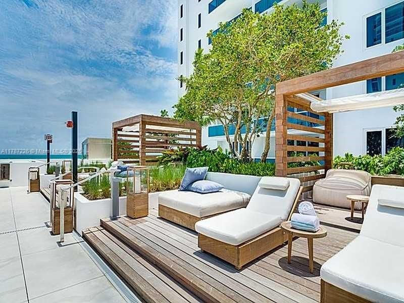 В аренду: $4,500 (0 спален, 1 ванн, 600 Квадратных фут)