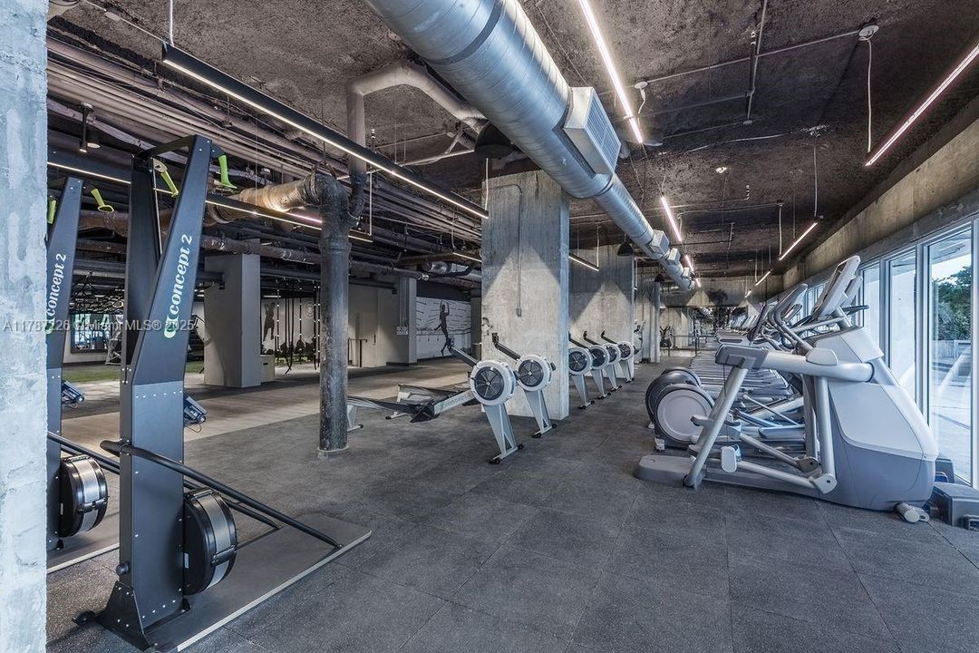 В аренду: $4,500 (0 спален, 1 ванн, 600 Квадратных фут)