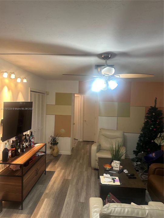 Recently Sold: $259,900 (2 beds, 2 baths, 1028 Square Feet)