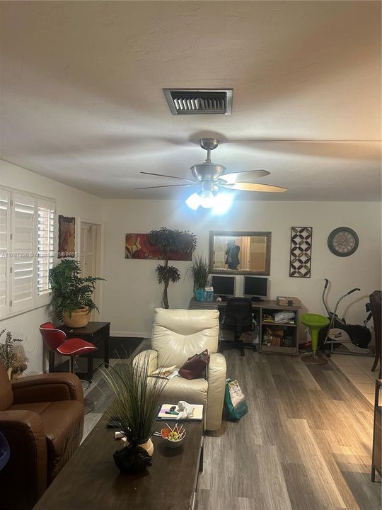 Recently Sold: $259,900 (2 beds, 2 baths, 1028 Square Feet)