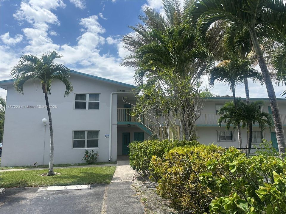 Recently Sold: $259,900 (2 beds, 2 baths, 1028 Square Feet)