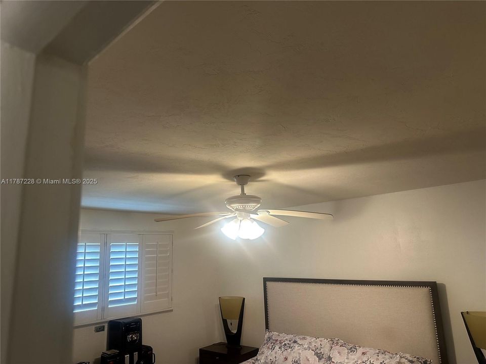 Recently Sold: $259,900 (2 beds, 2 baths, 1028 Square Feet)