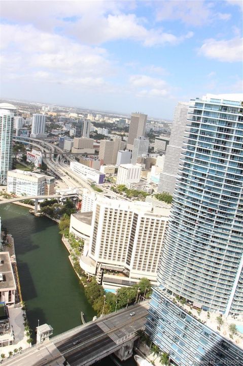 Recently Rented: $3,500 (1 beds, 1 baths, 798 Square Feet)