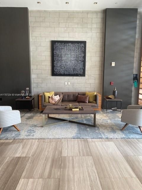 出租: $6,500 (2 贝兹, 2 浴室, 1896 平方英尺)