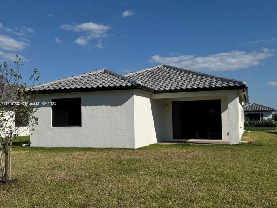 For Rent: $2,700 (3 beds, 2 baths, 1726 Square Feet)