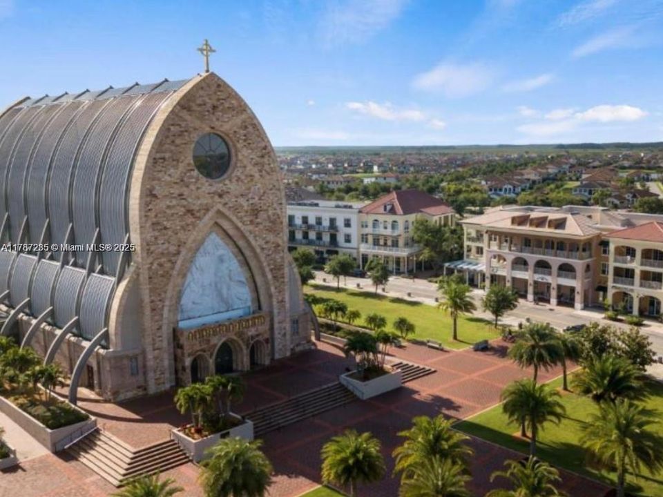 For Rent: $2,700 (3 beds, 2 baths, 1726 Square Feet)