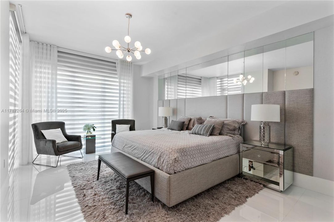 Recently Sold: $4,700,000 (6 beds, 5 baths, 4650 Square Feet)