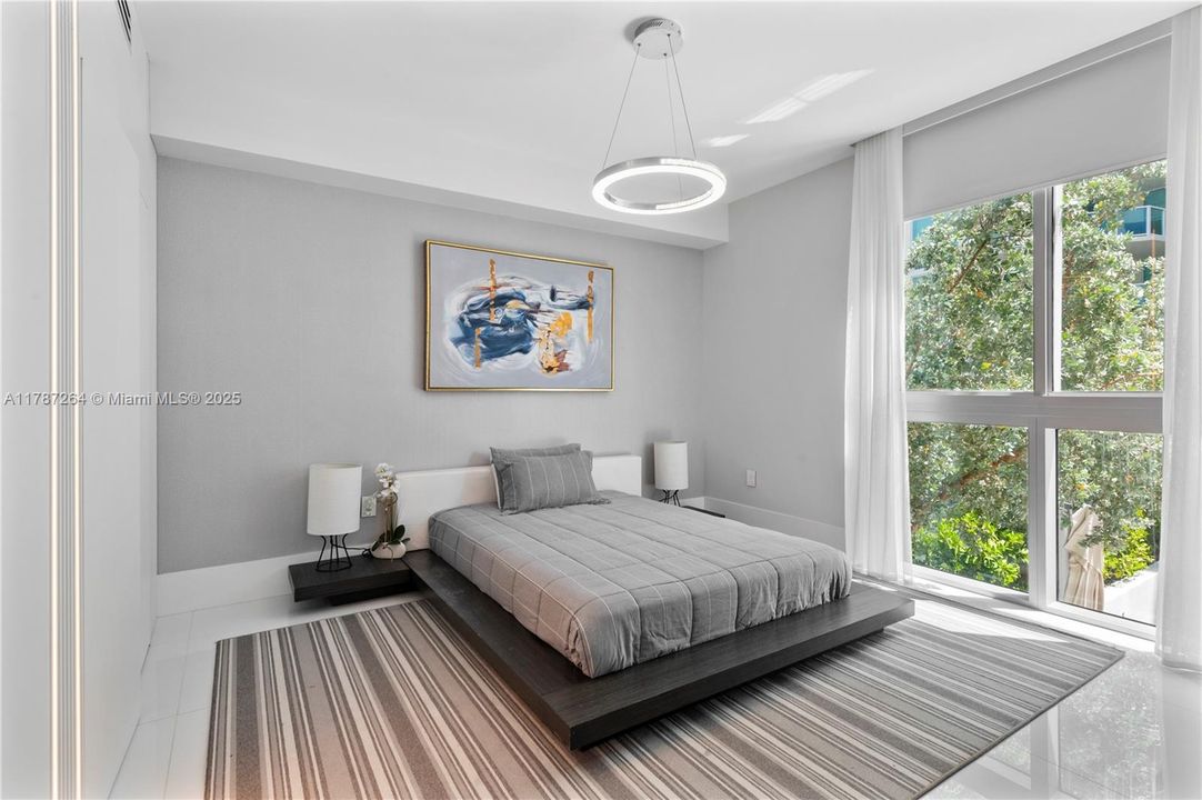 Recently Sold: $4,700,000 (6 beds, 5 baths, 4650 Square Feet)