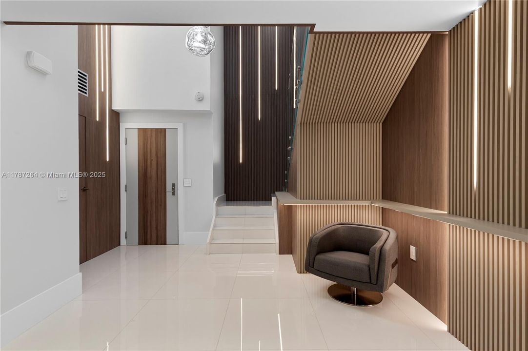 Recently Sold: $4,700,000 (6 beds, 5 baths, 4650 Square Feet)