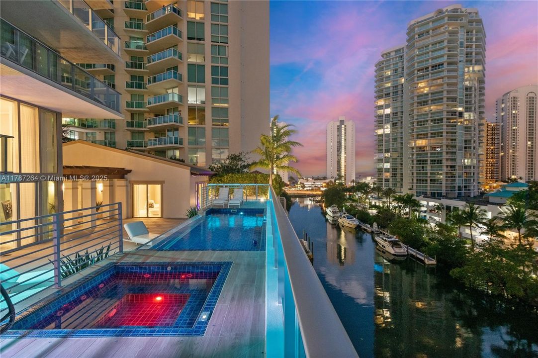 Recently Sold: $4,700,000 (6 beds, 5 baths, 4650 Square Feet)