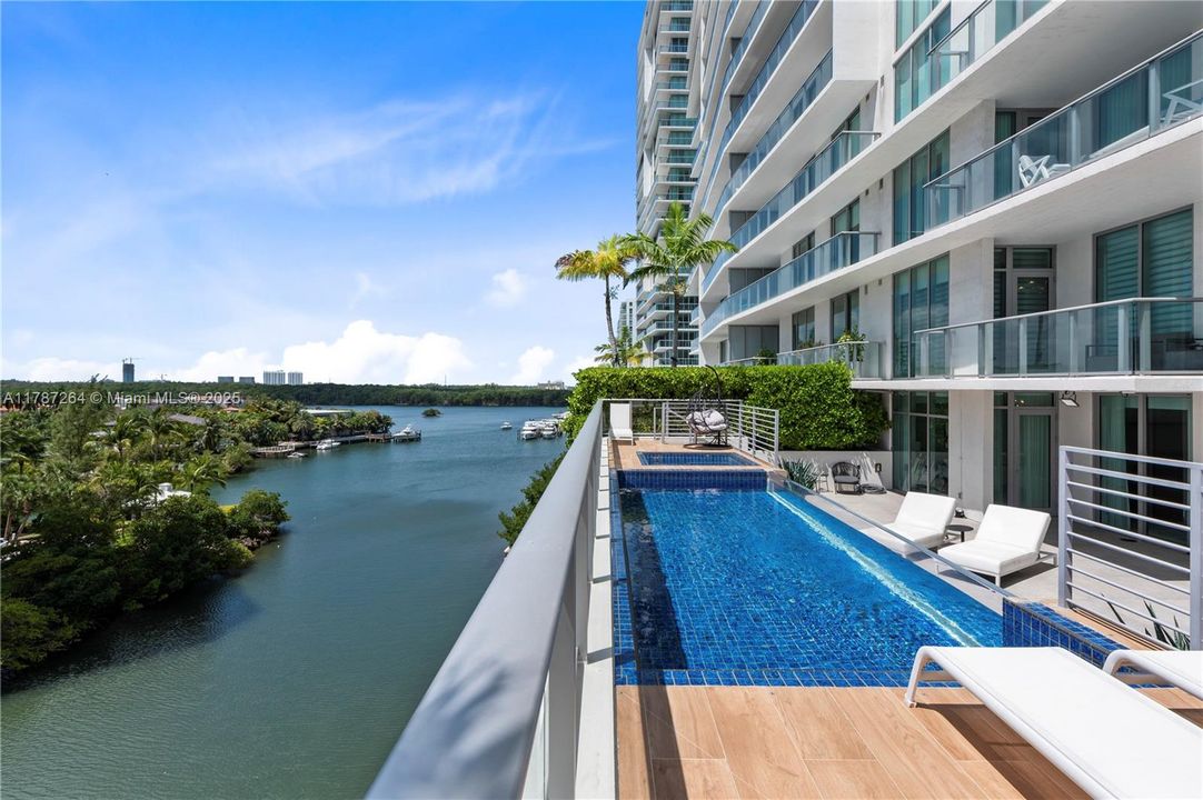 Recently Sold: $4,700,000 (6 beds, 5 baths, 4650 Square Feet)