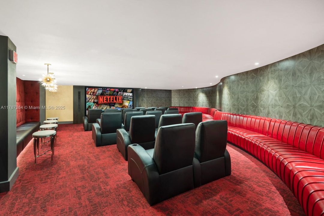 Recently Sold: $4,700,000 (6 beds, 5 baths, 4650 Square Feet)