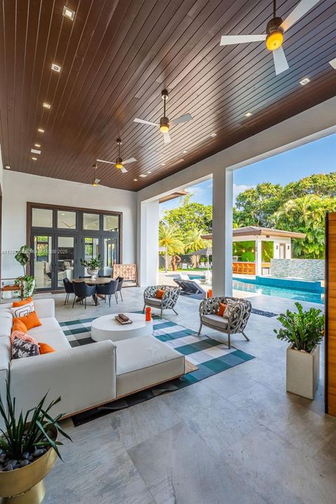 Recently Sold: $4,299,000 (6 beds, 7 baths, 6124 Square Feet)