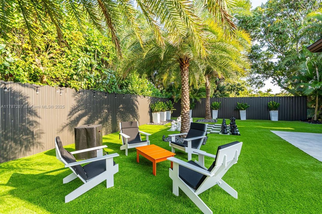 Recently Sold: $4,299,000 (6 beds, 7 baths, 6124 Square Feet)