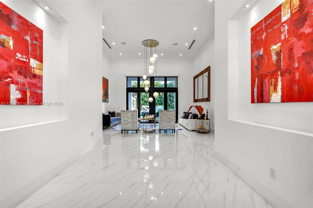 Recently Sold: $4,299,000 (6 beds, 7 baths, 6124 Square Feet)