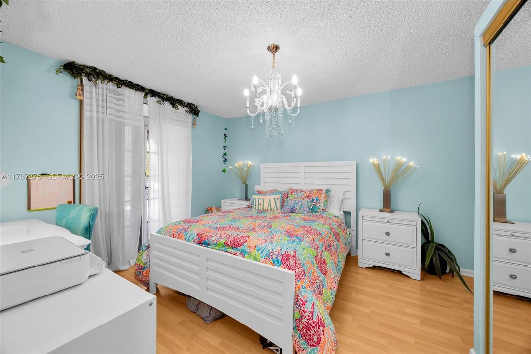 For Sale: $389,000 (1 beds, 1 baths, 620 Square Feet)